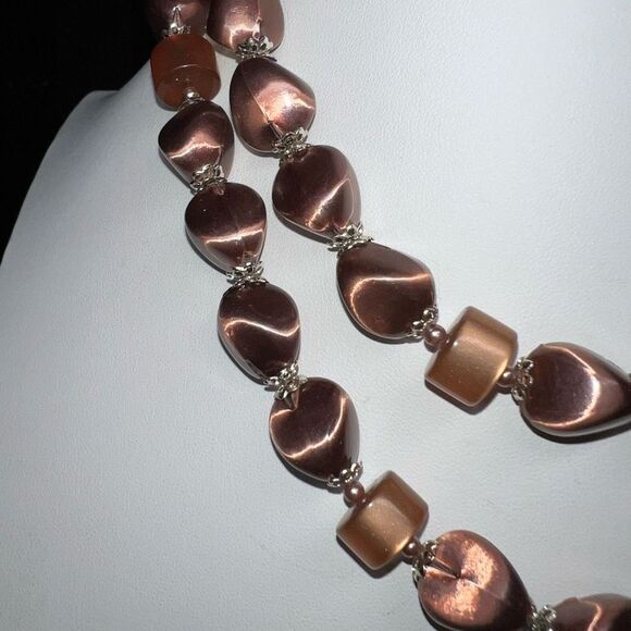 Vintage Signed Japan Iridescent Beads Double Strand Necklace - Picture 3 of 15